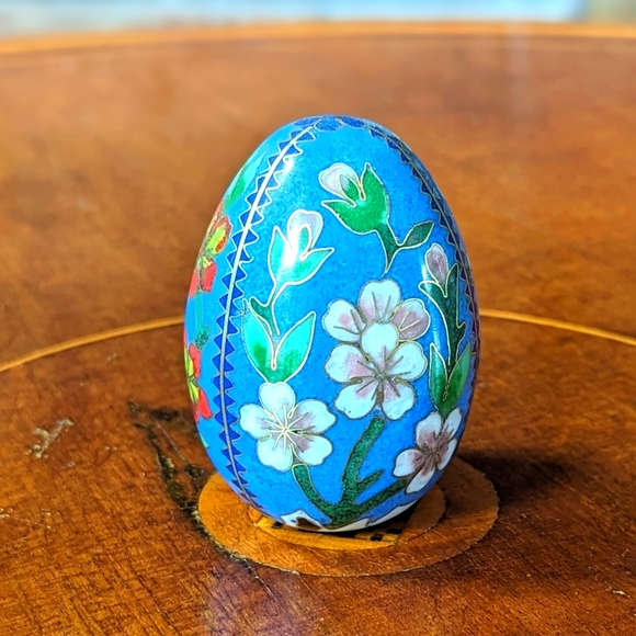 Exquisite Vintage Blue Chinese Cloisonné Egg with Blossom Motif - Picture 7 of 8